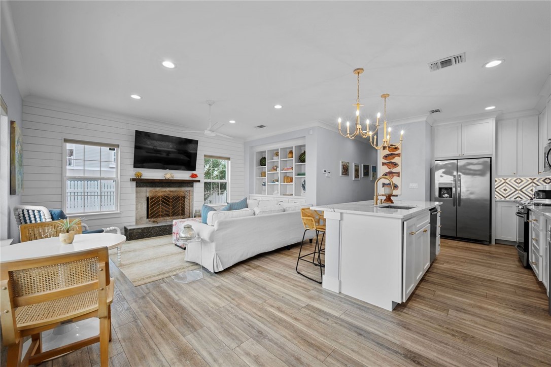 627 S Water St 101