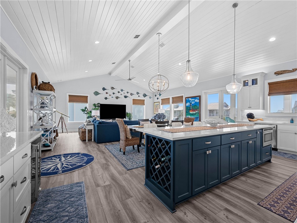 1010 Grand Cayman Ct