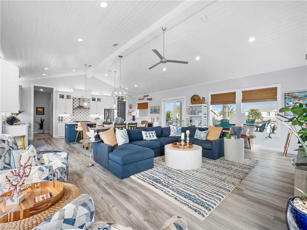 1010 Grand Cayman Ct
