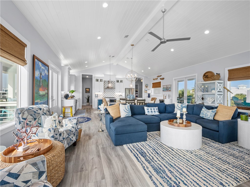 1010 Grand Cayman Ct