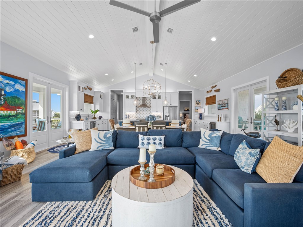 1010 Grand Cayman Ct