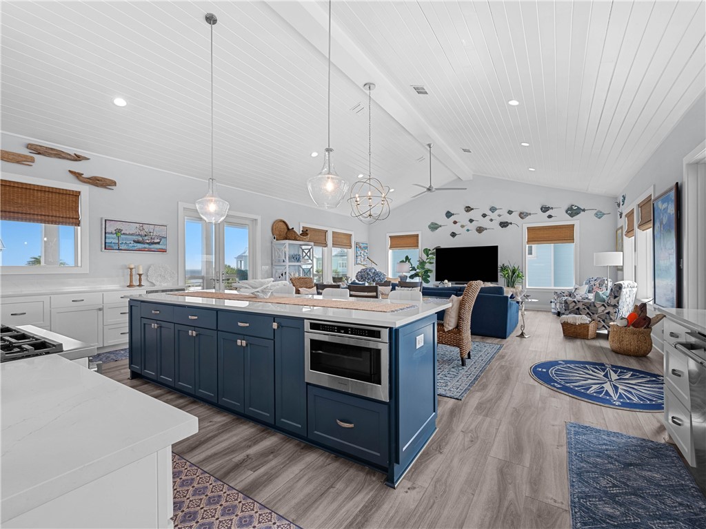 1010 Grand Cayman Ct