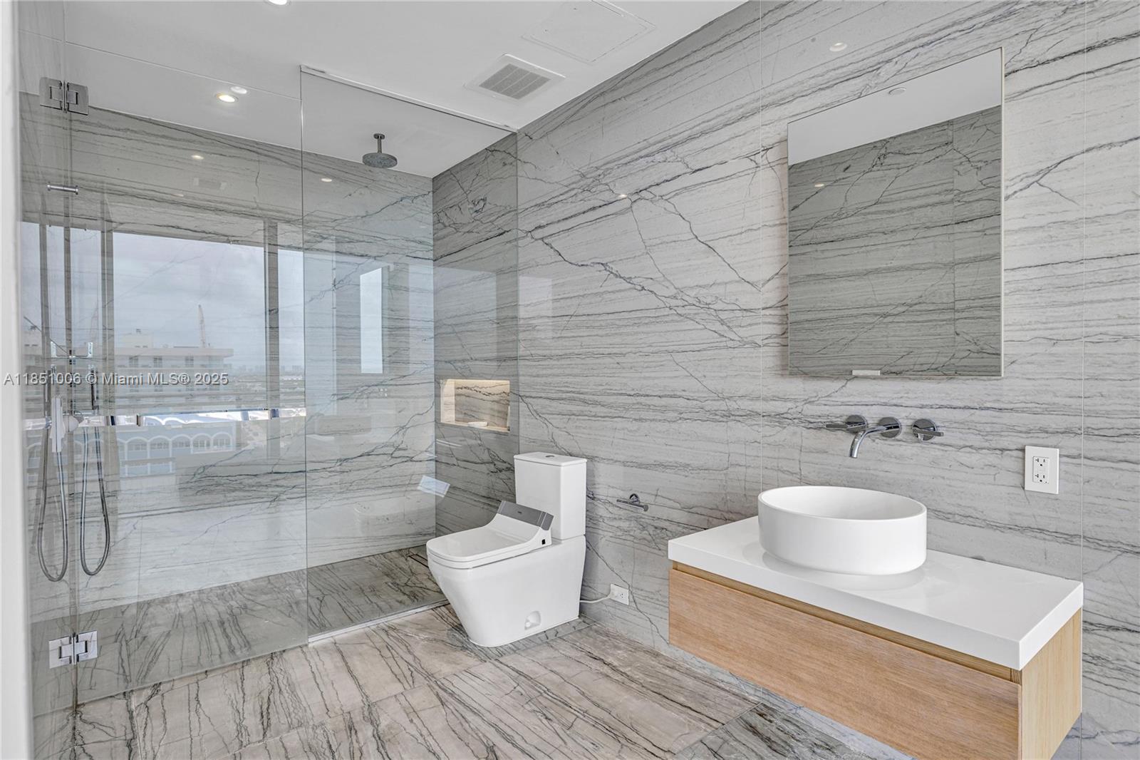 8701 Collins Ave # 1003