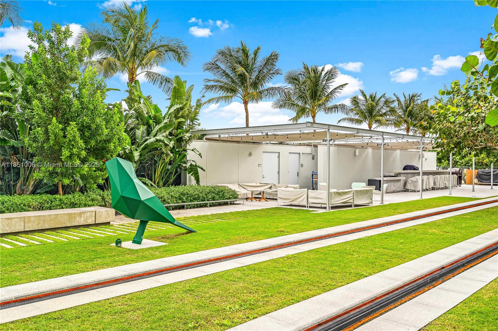 8701 Collins Ave # 1003