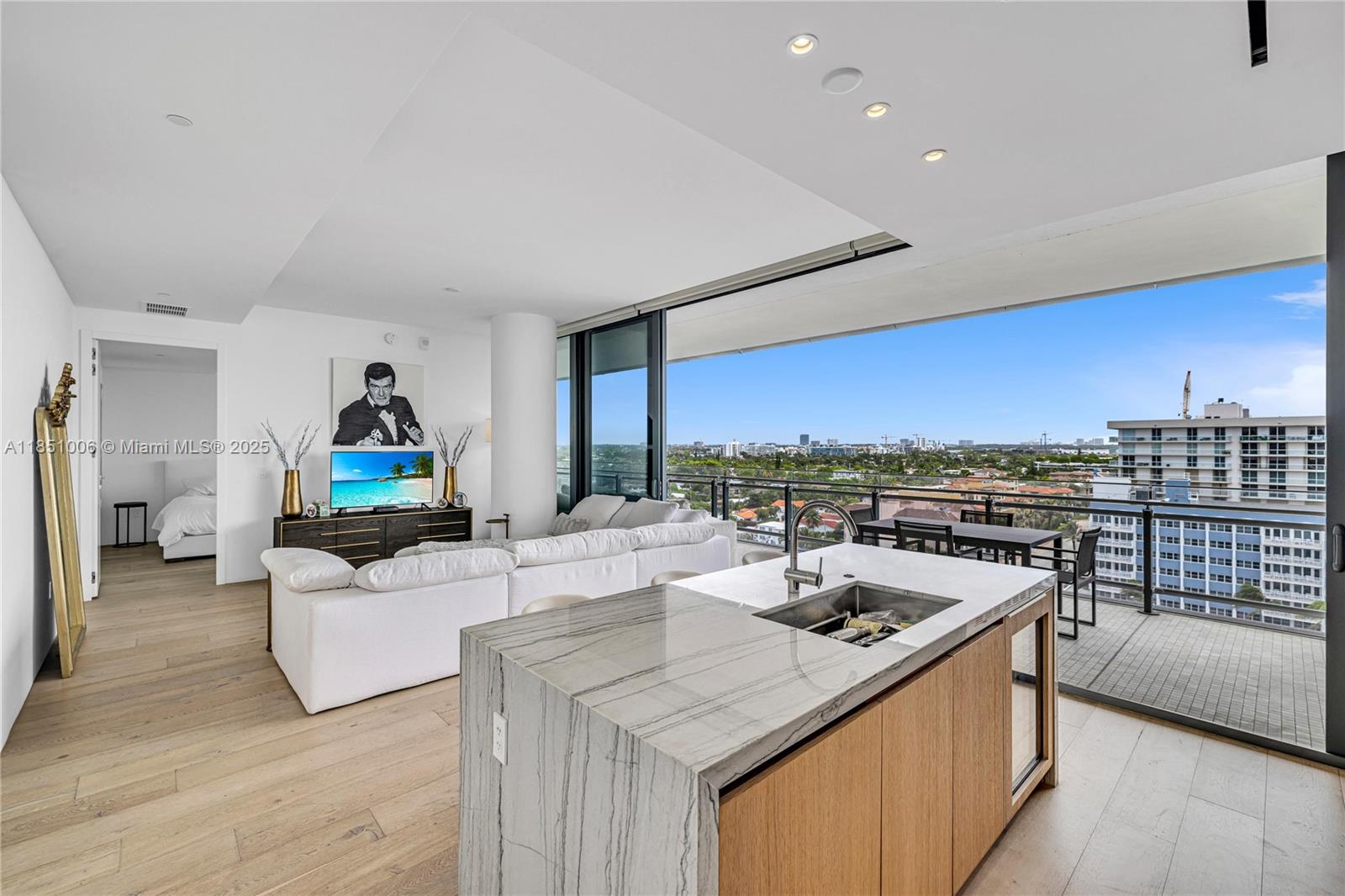 8701 Collins Ave # 1003