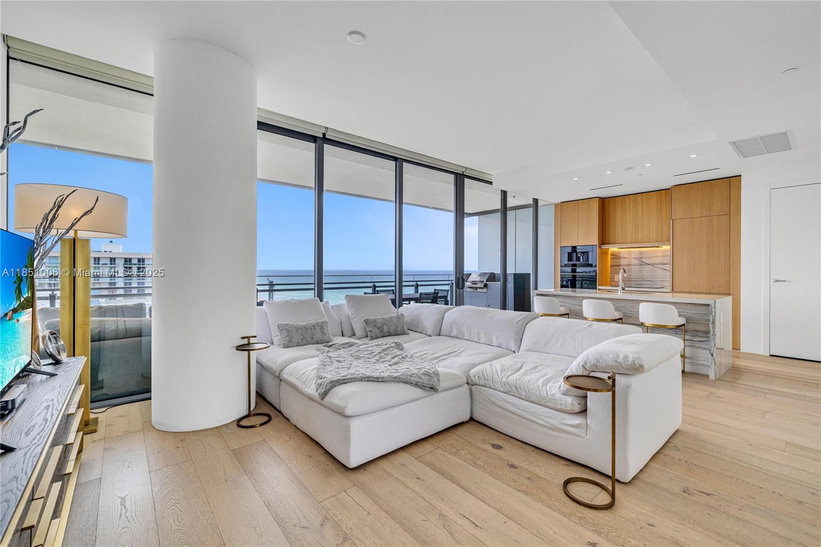 8701 Collins Ave # 1003