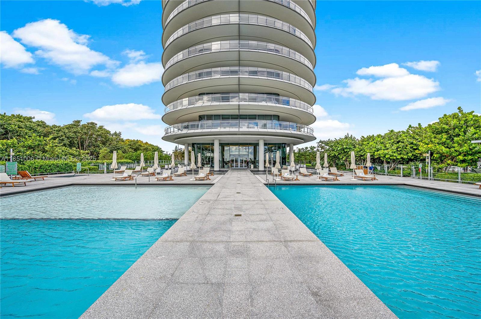 8701 Collins Ave # 1003