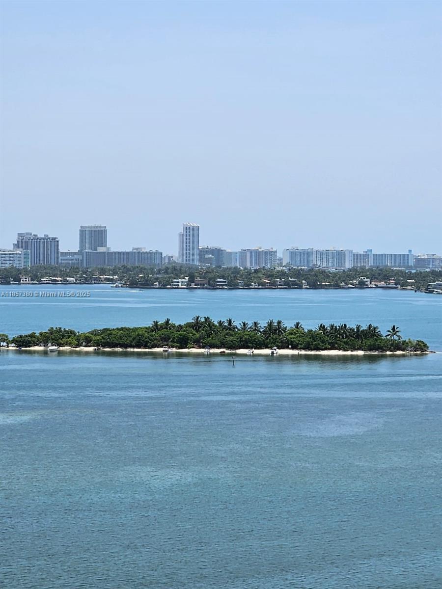 700 NE 26 # 1504