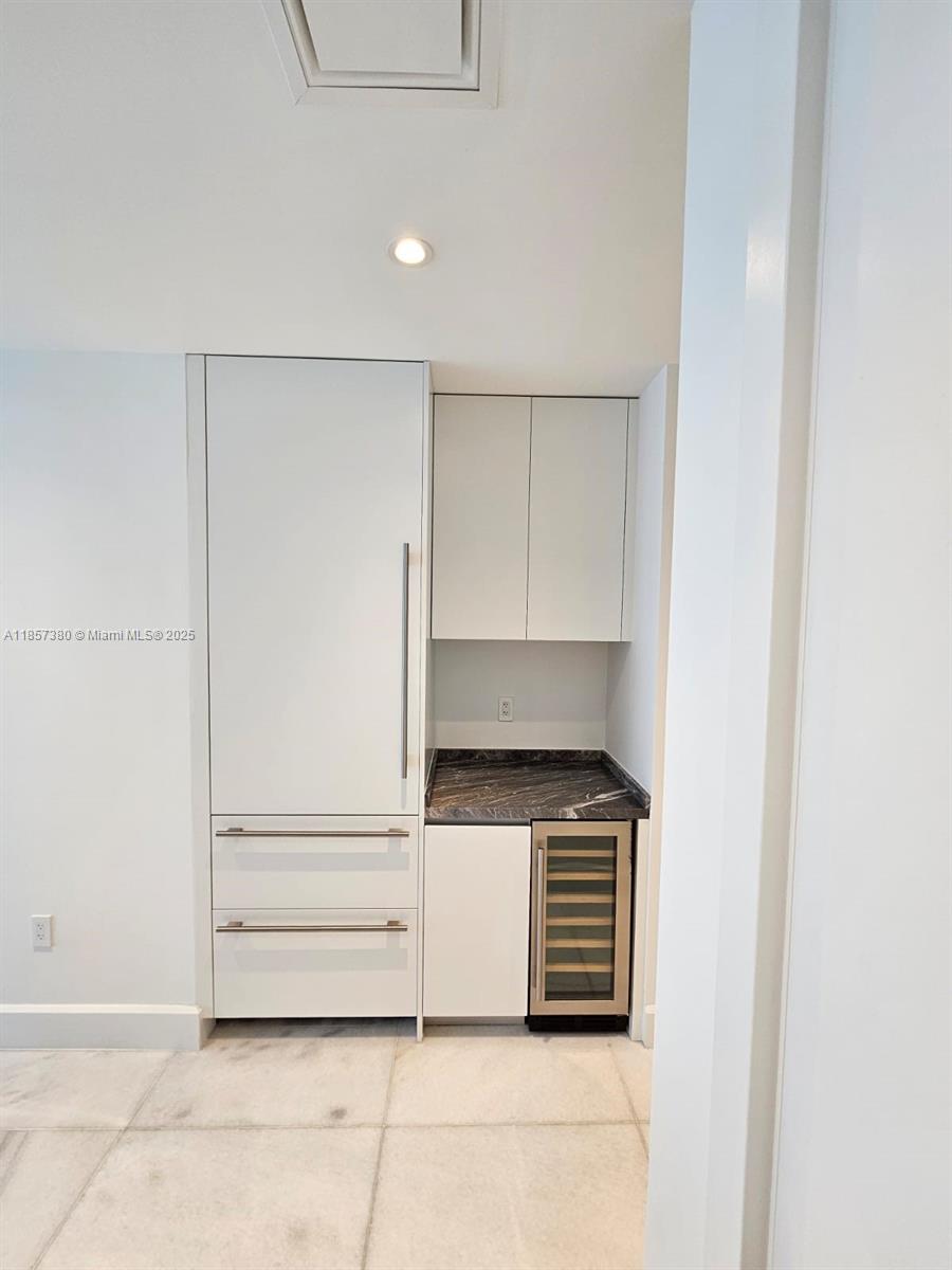 700 NE 26 # 1504