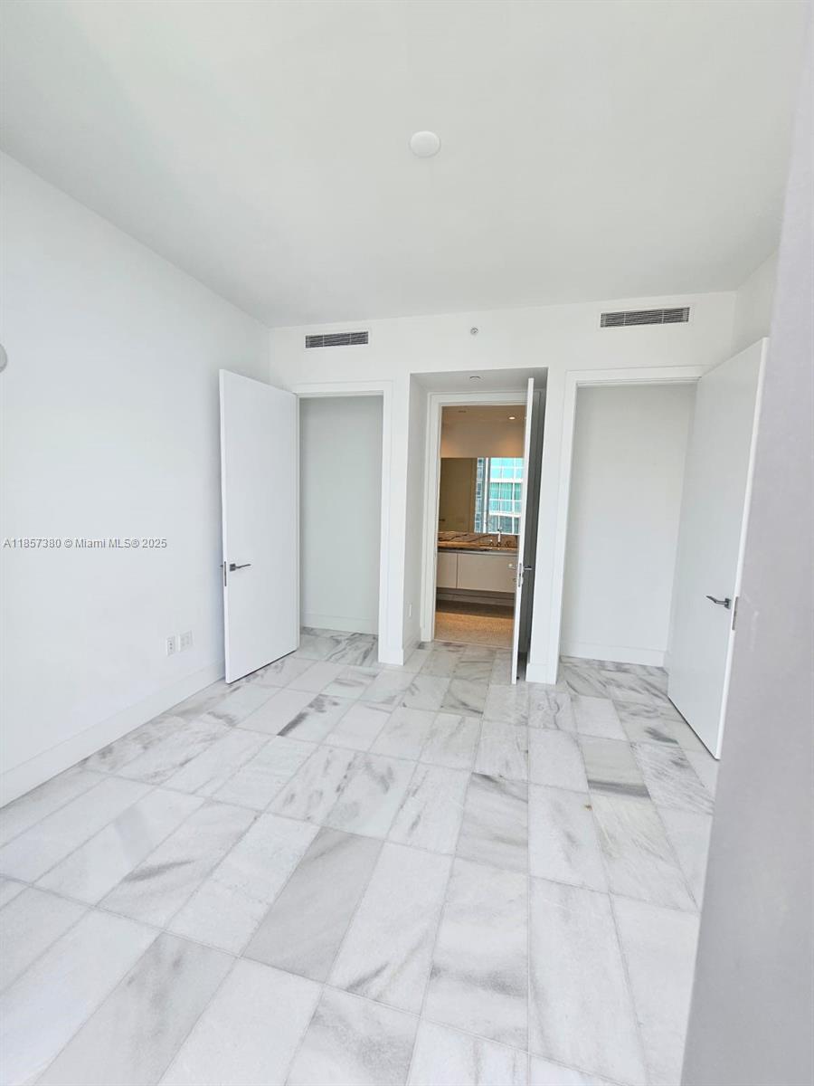 700 NE 26 # 1504