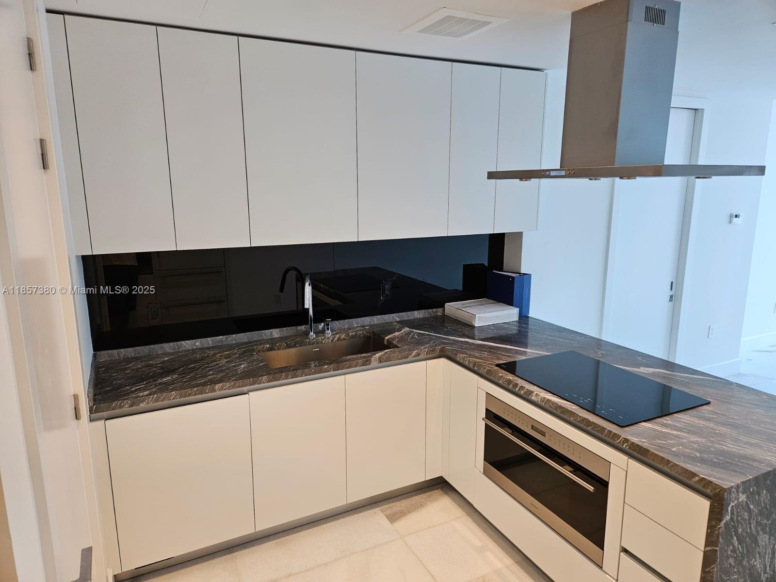 700 NE 26 # 1504