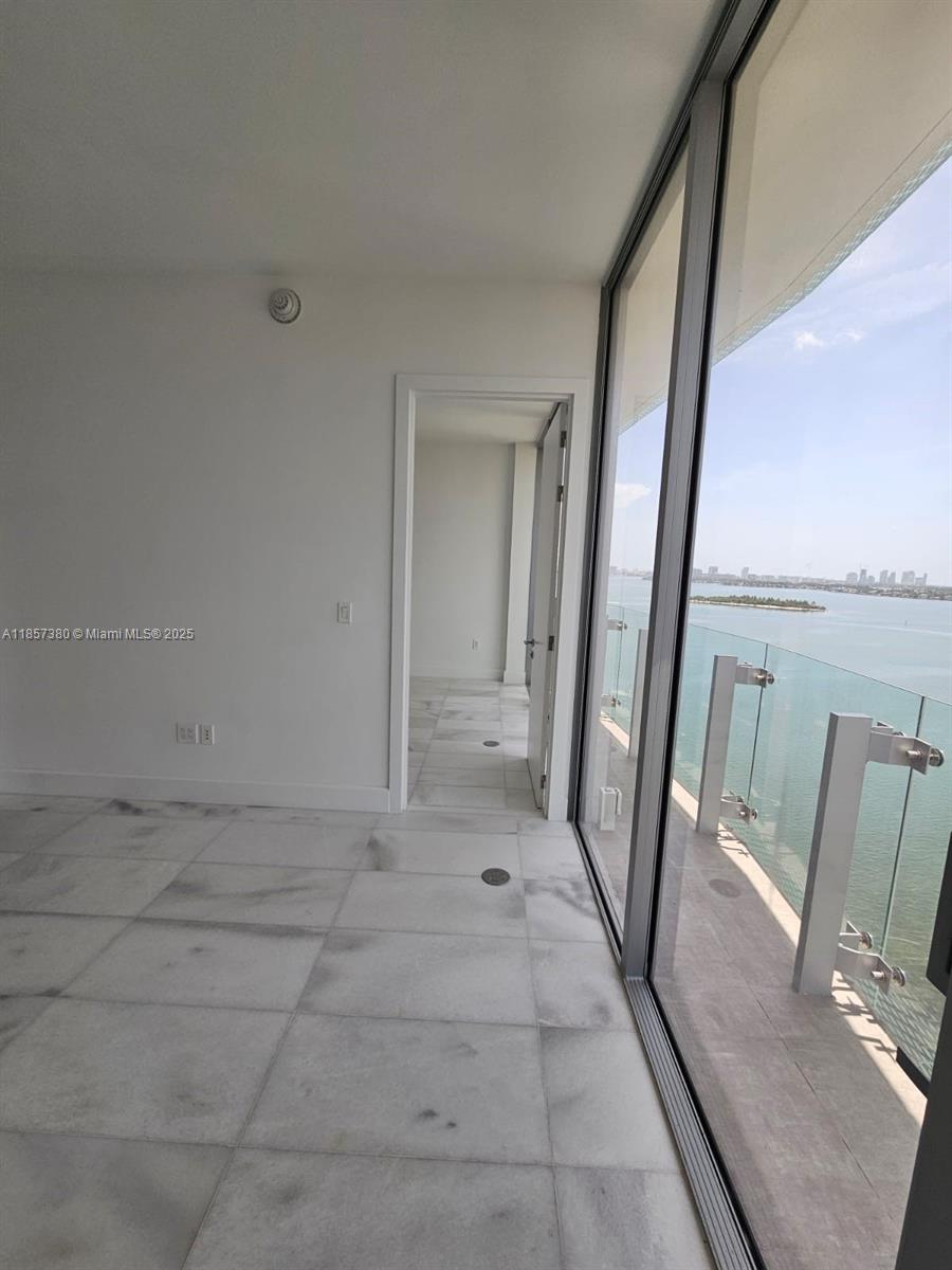 700 NE 26 # 1504