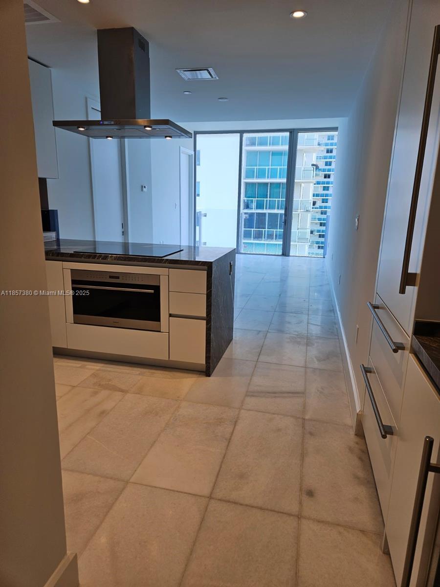 700 NE 26 # 1504