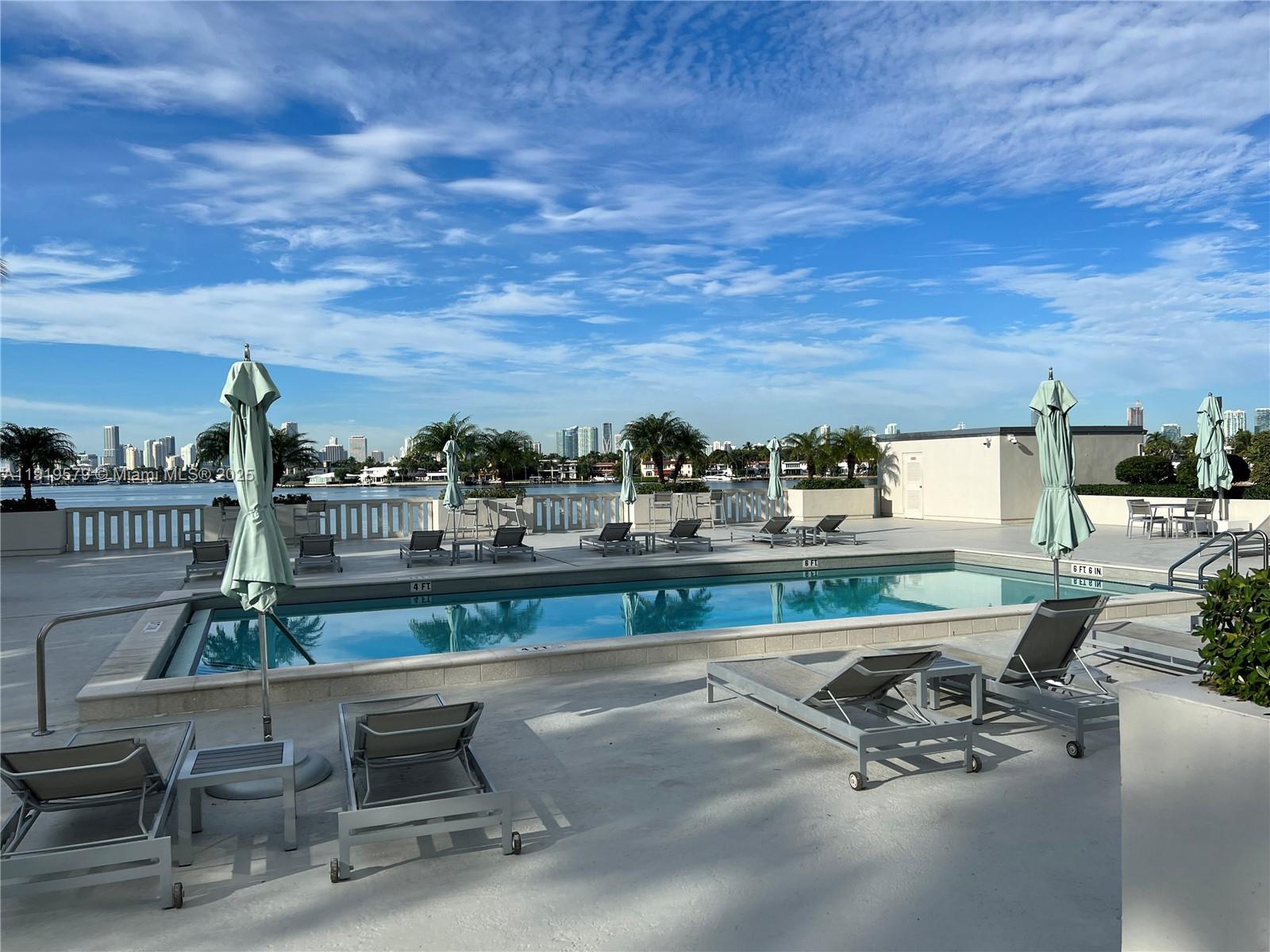 5 Island Ave # 14F