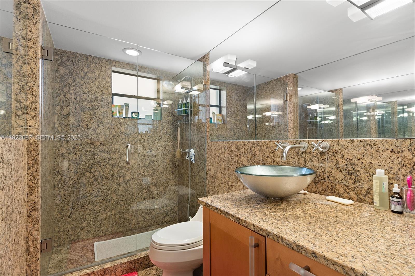 1775 Washington Ave # 14F