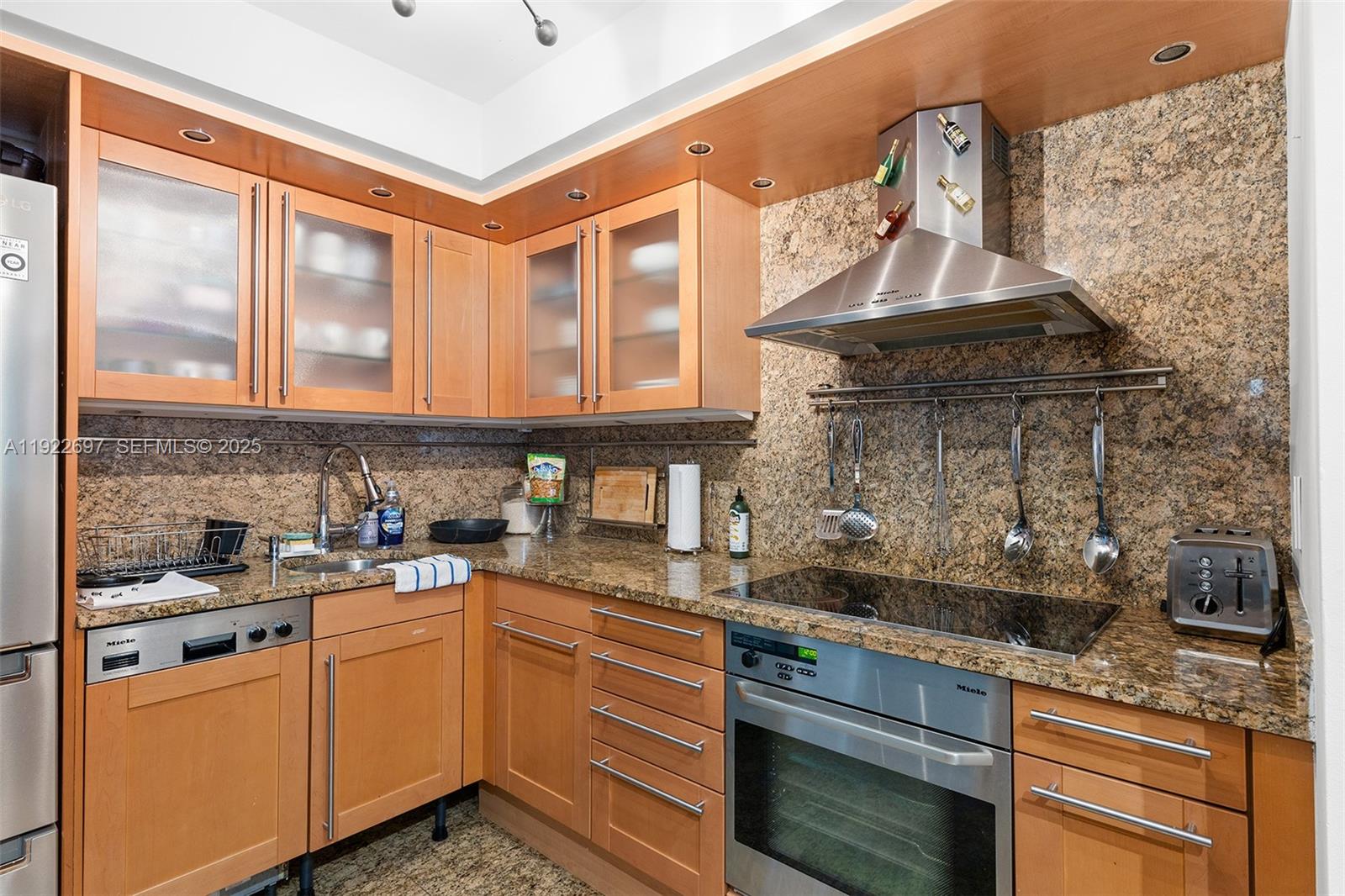 1775 Washington Ave # 14F