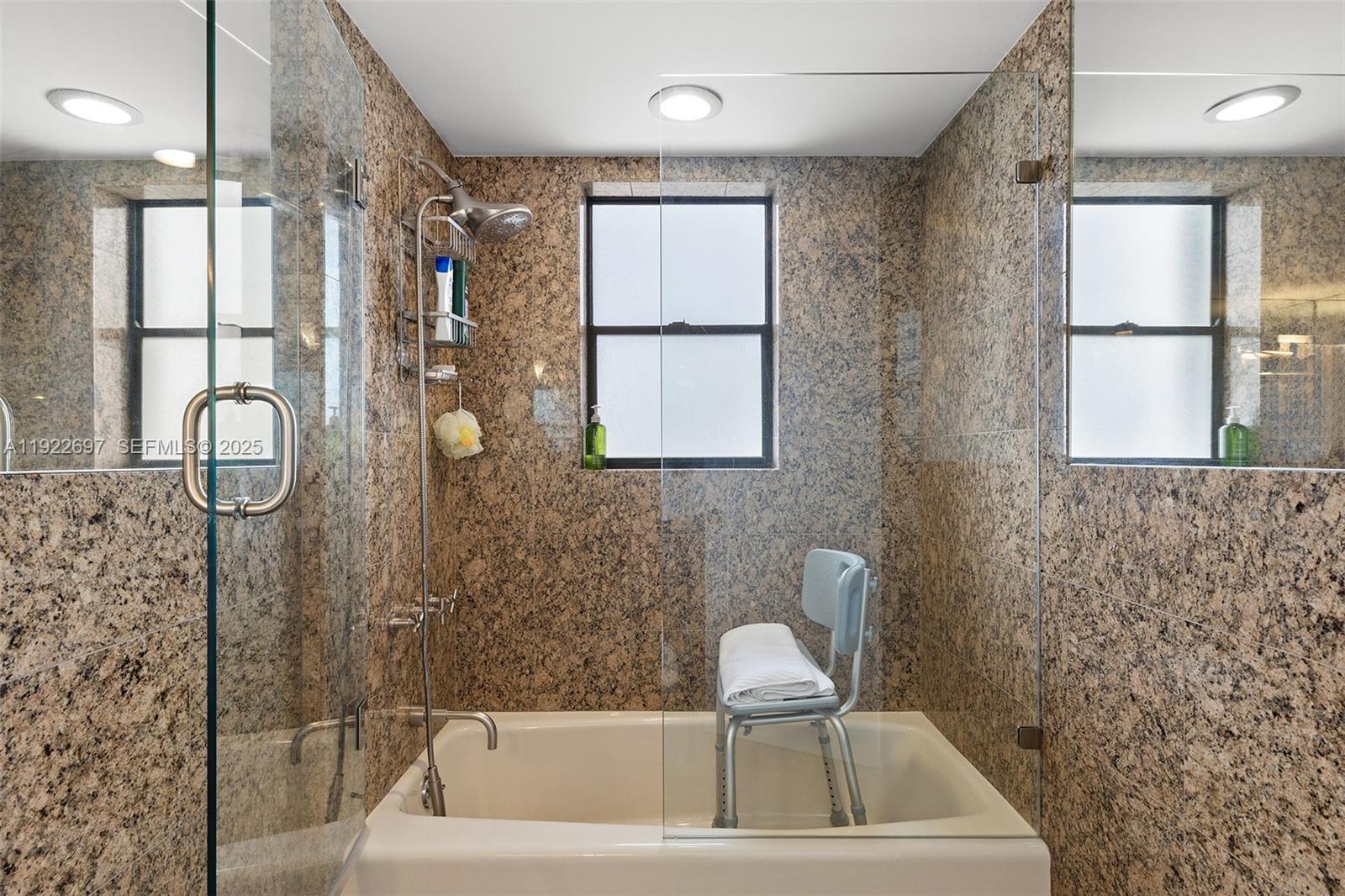 1775 Washington Ave # 14F