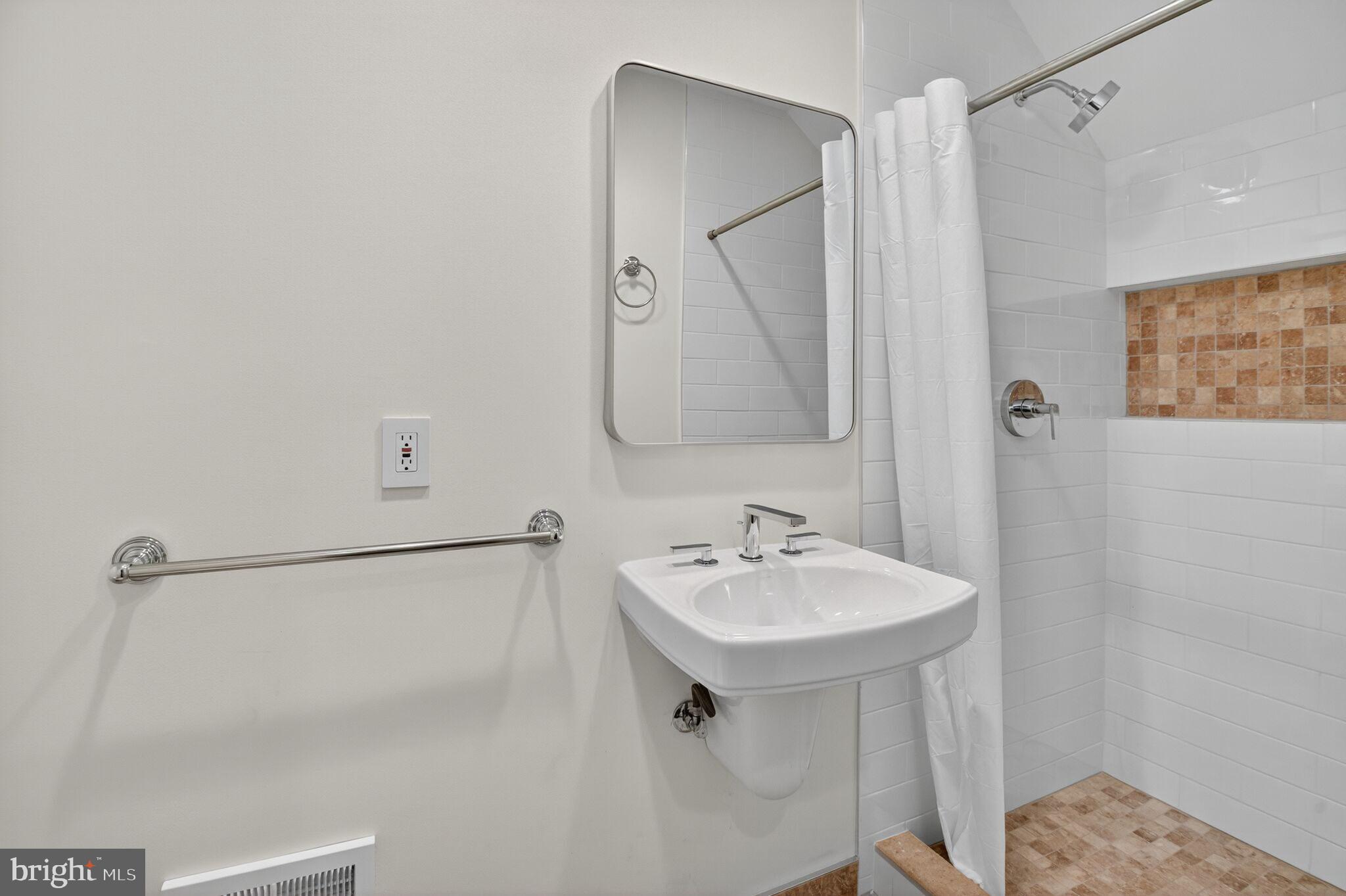 4015 MANSION DRIVE NW