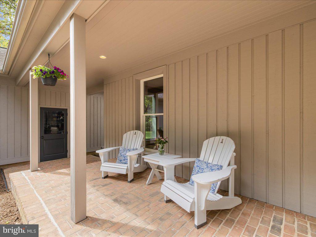 686 MERRIMAC COURT