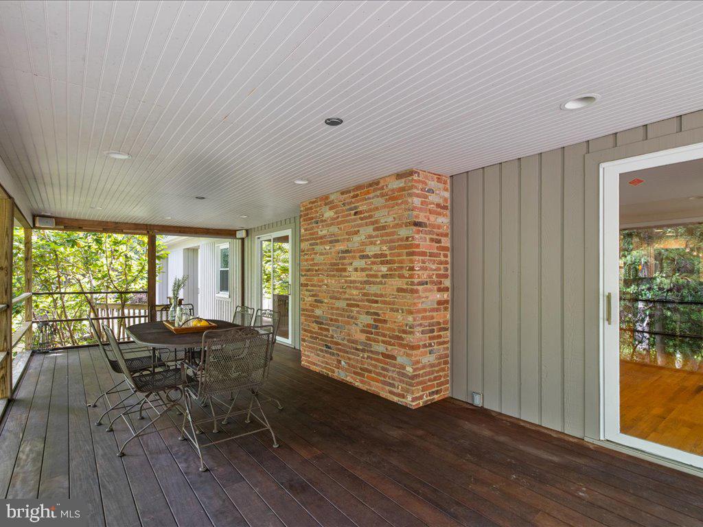 686 MERRIMAC COURT