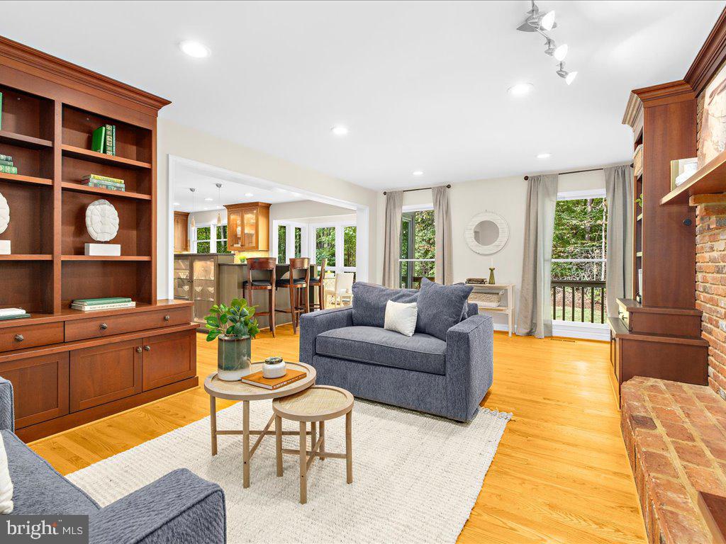 686 MERRIMAC COURT