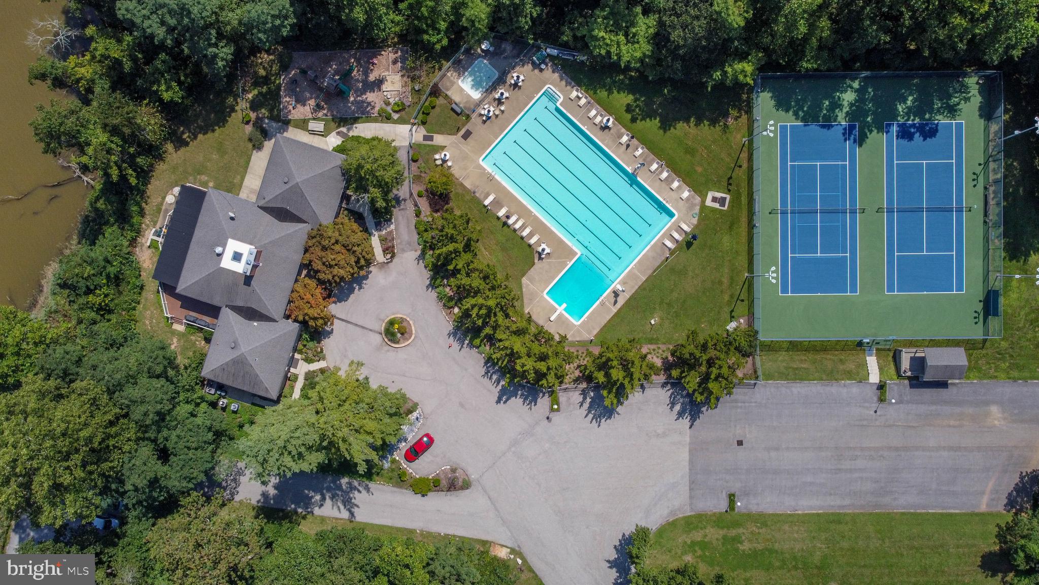 686 MERRIMAC COURT