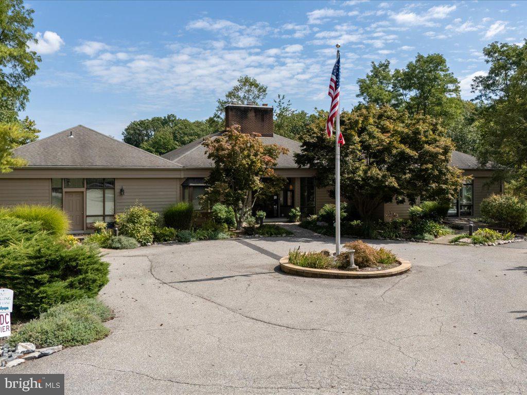 686 MERRIMAC COURT