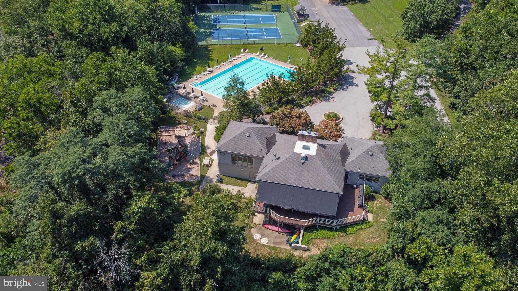 686 MERRIMAC COURT