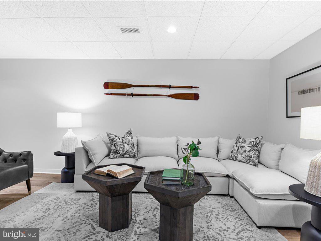 686 MERRIMAC COURT