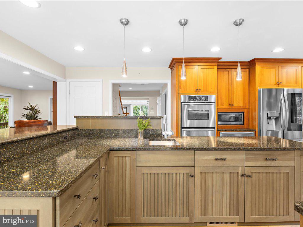 686 MERRIMAC COURT