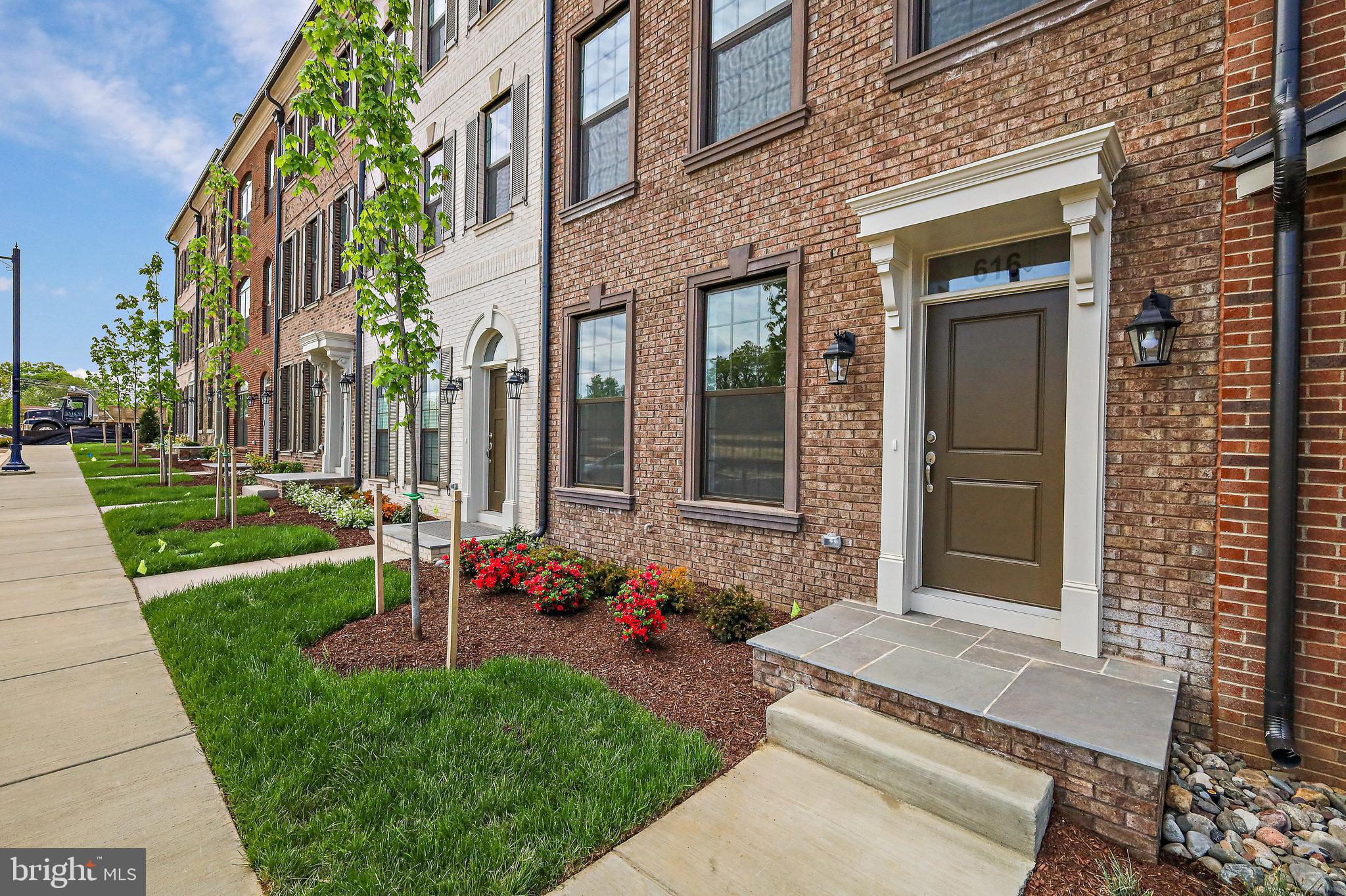 616 HALSEY WAY