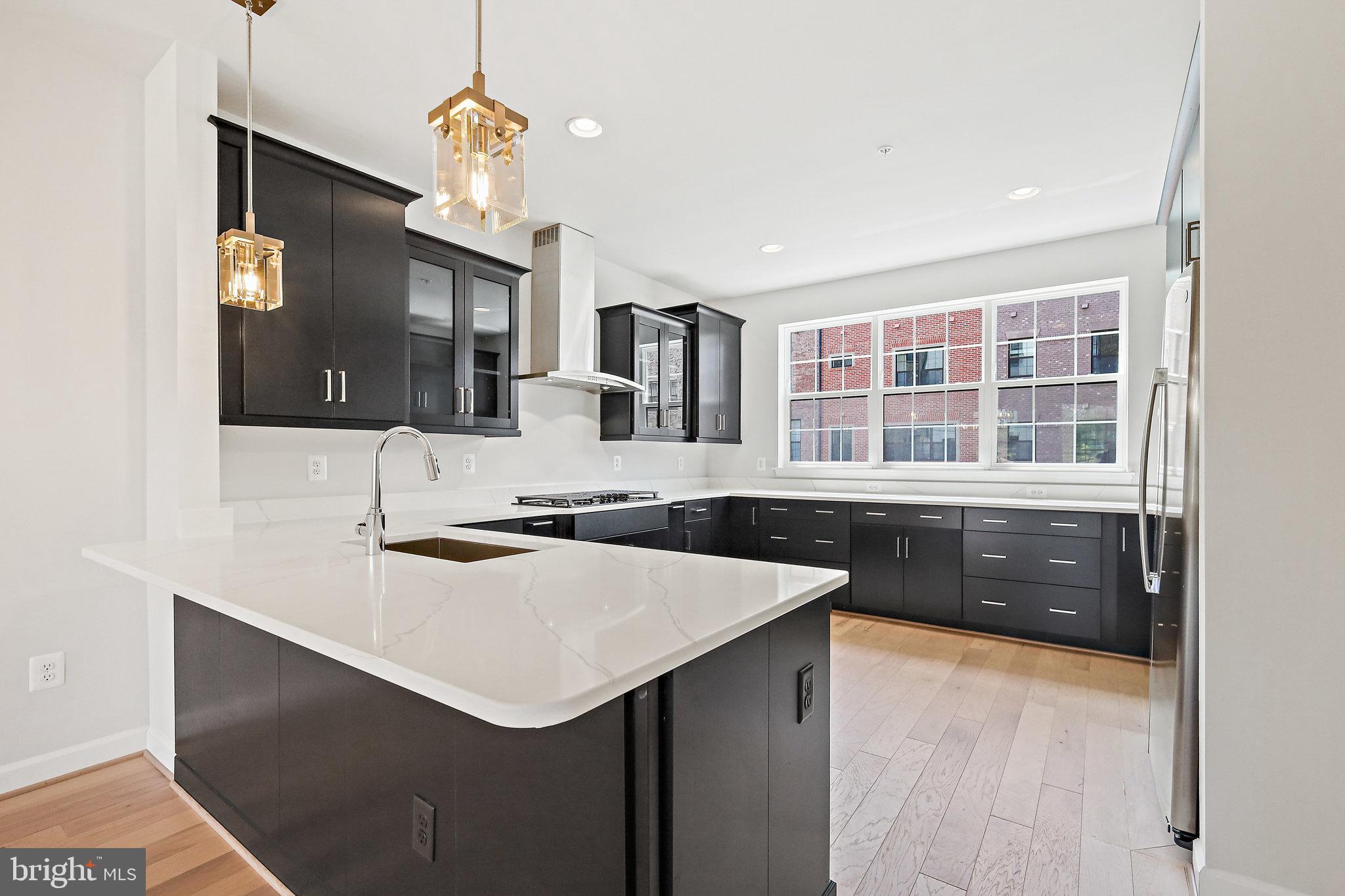 616 HALSEY WAY