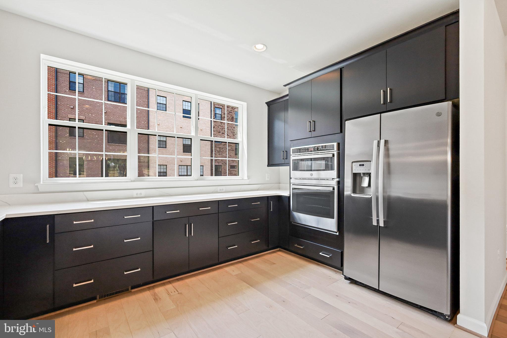 616 HALSEY WAY