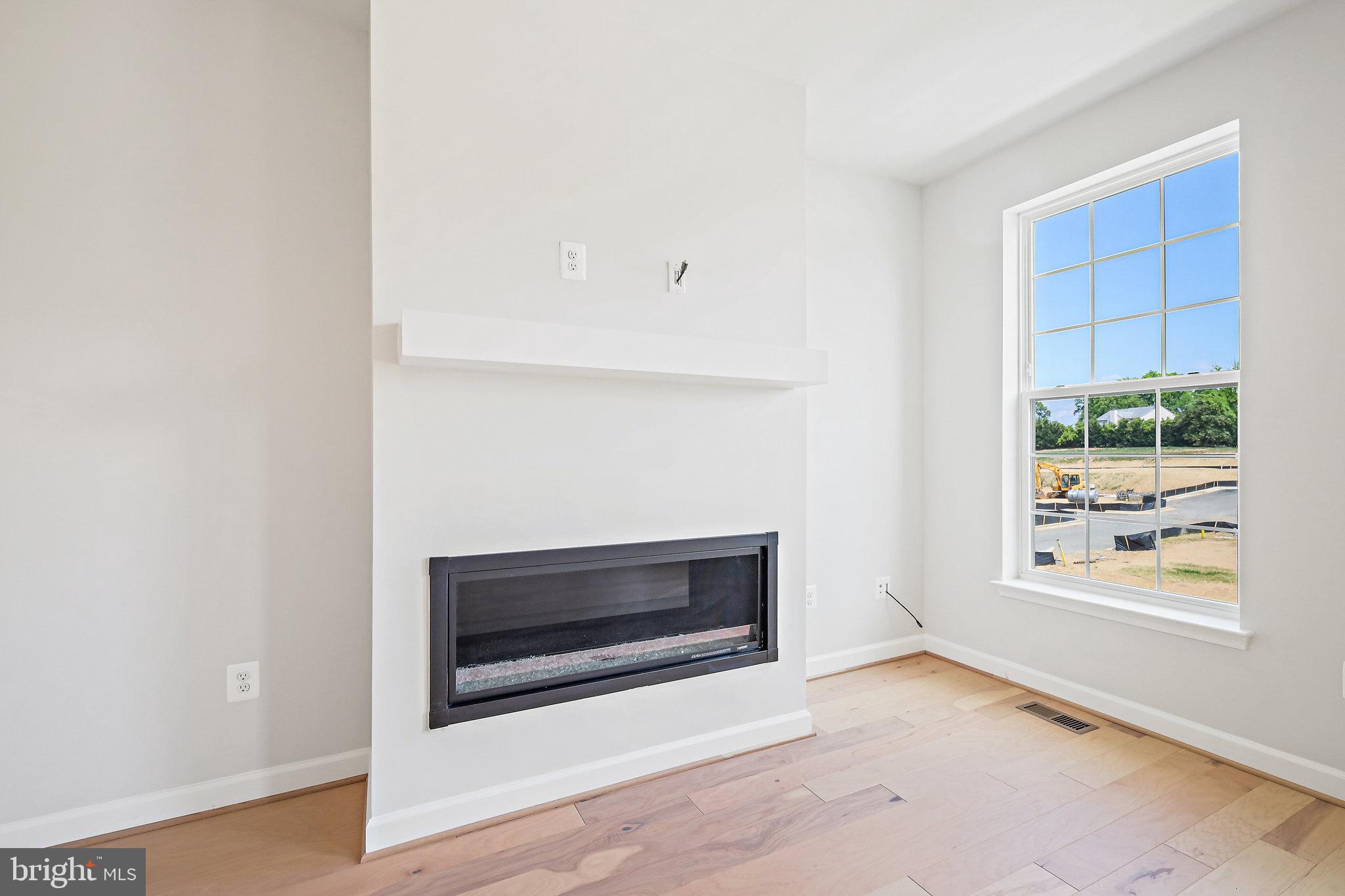 616 HALSEY WAY