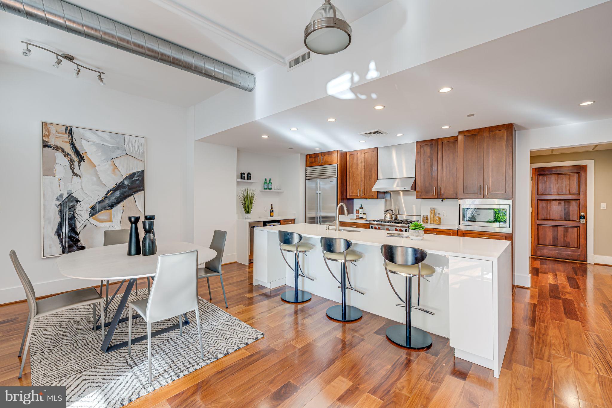1615 N QUEEN STREET M306
