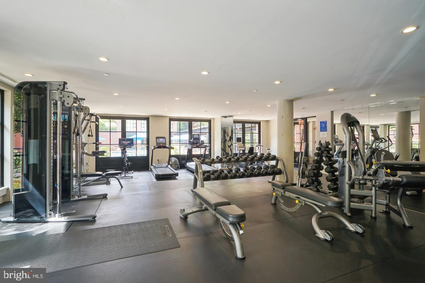 1615 N QUEEN STREET M306