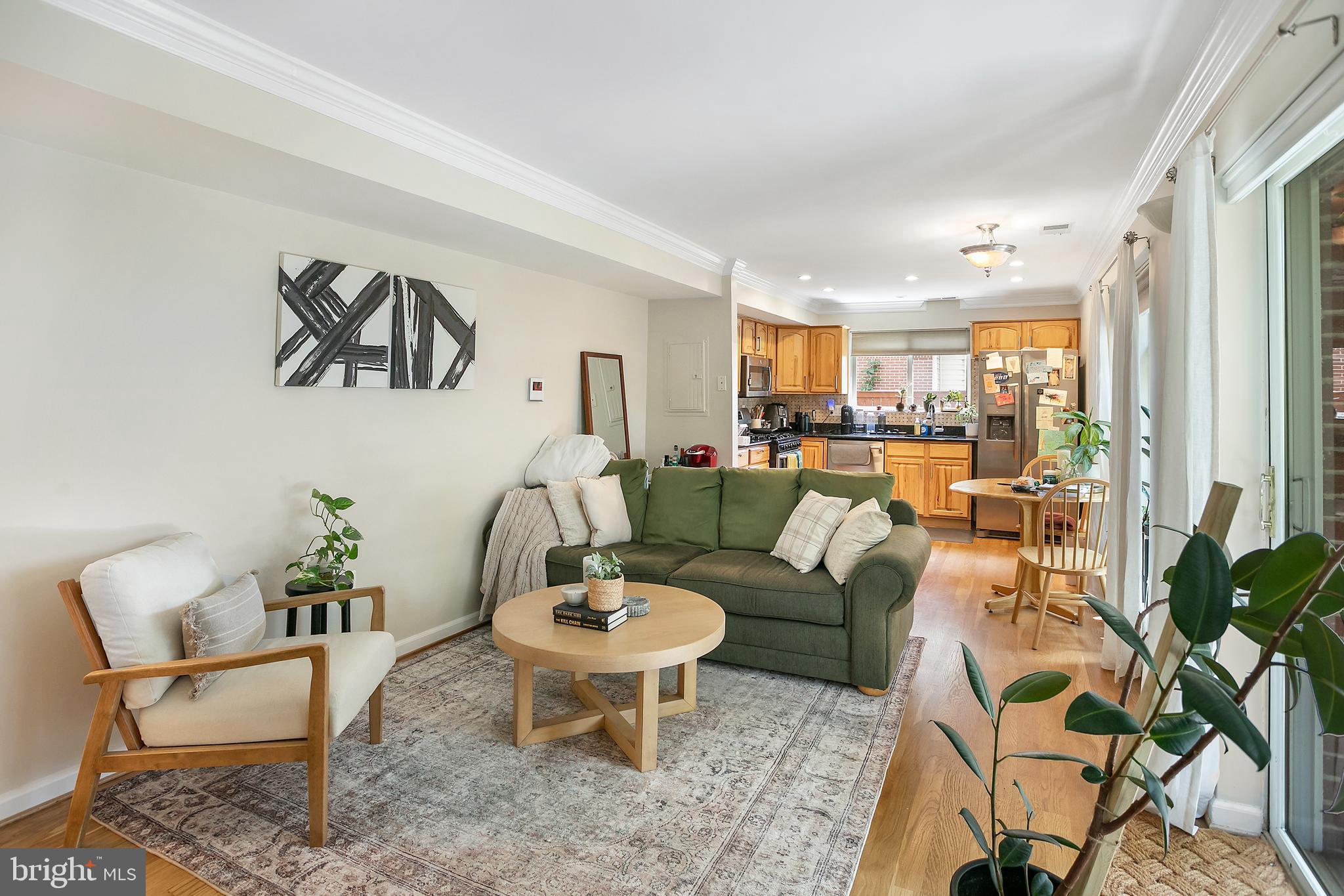 416 VEITCH STREET S 102