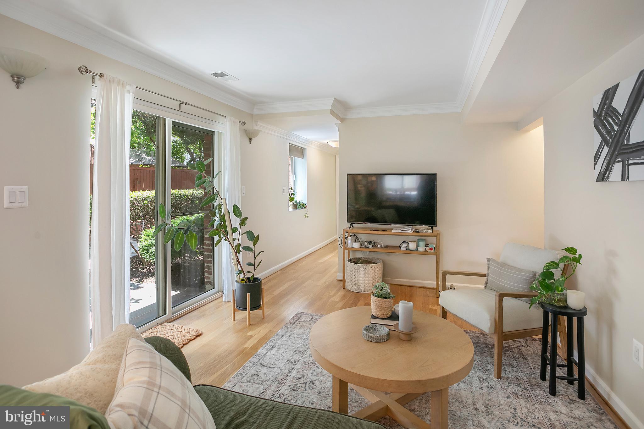 416 VEITCH STREET S 102
