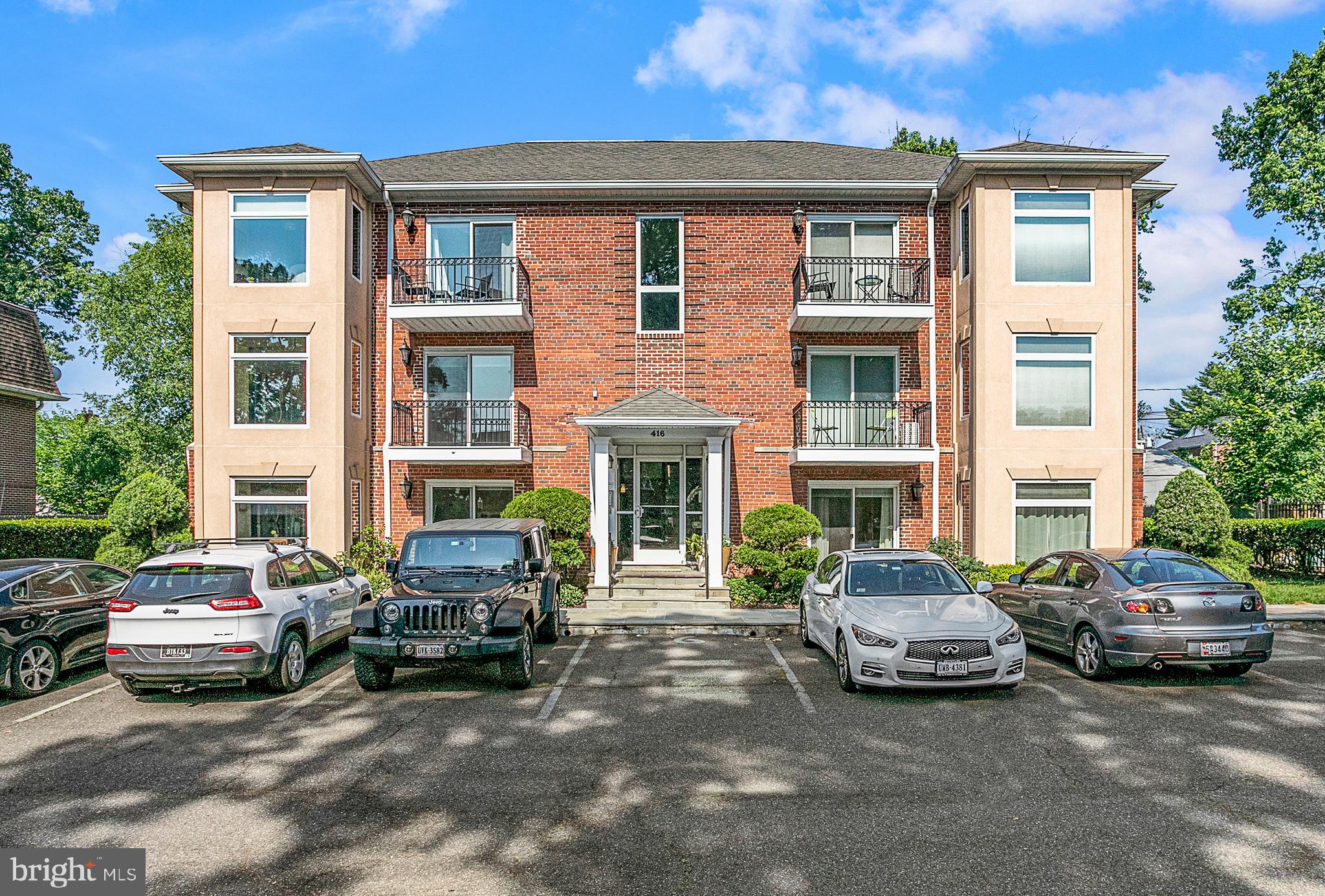 416 VEITCH STREET S 102