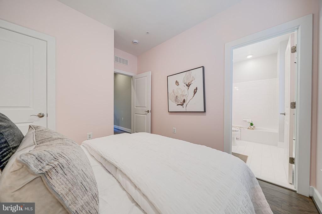 1309 VAN VALKENBURGH LANE