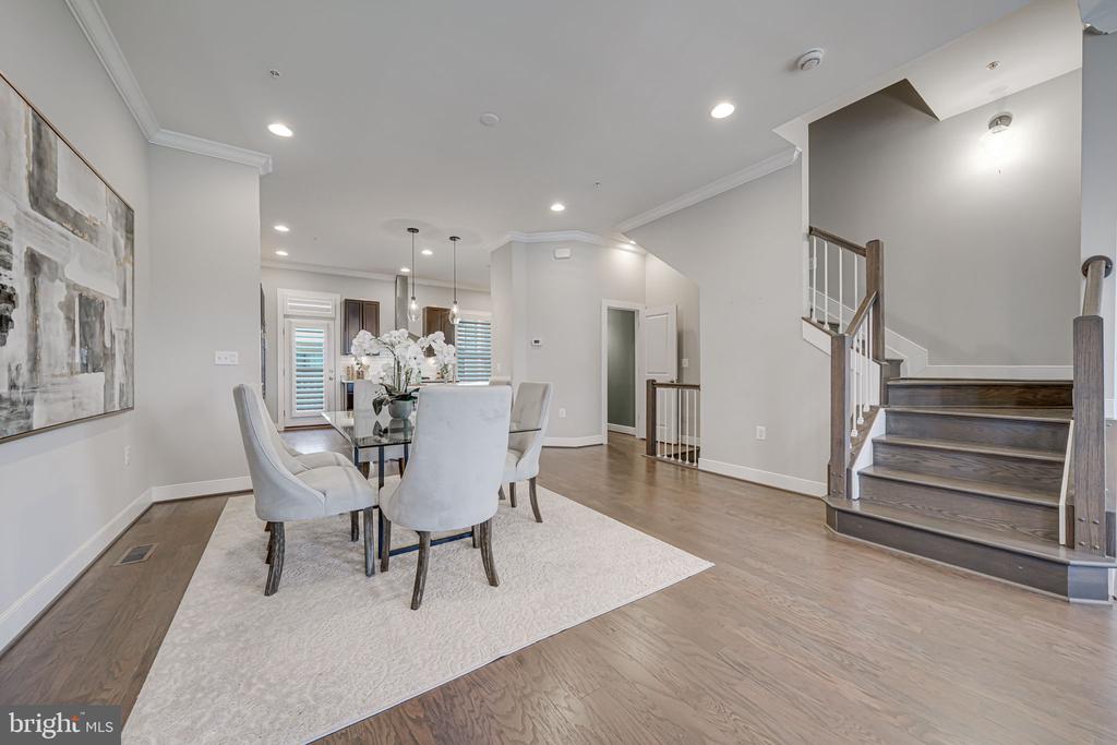 1309 VAN VALKENBURGH LANE