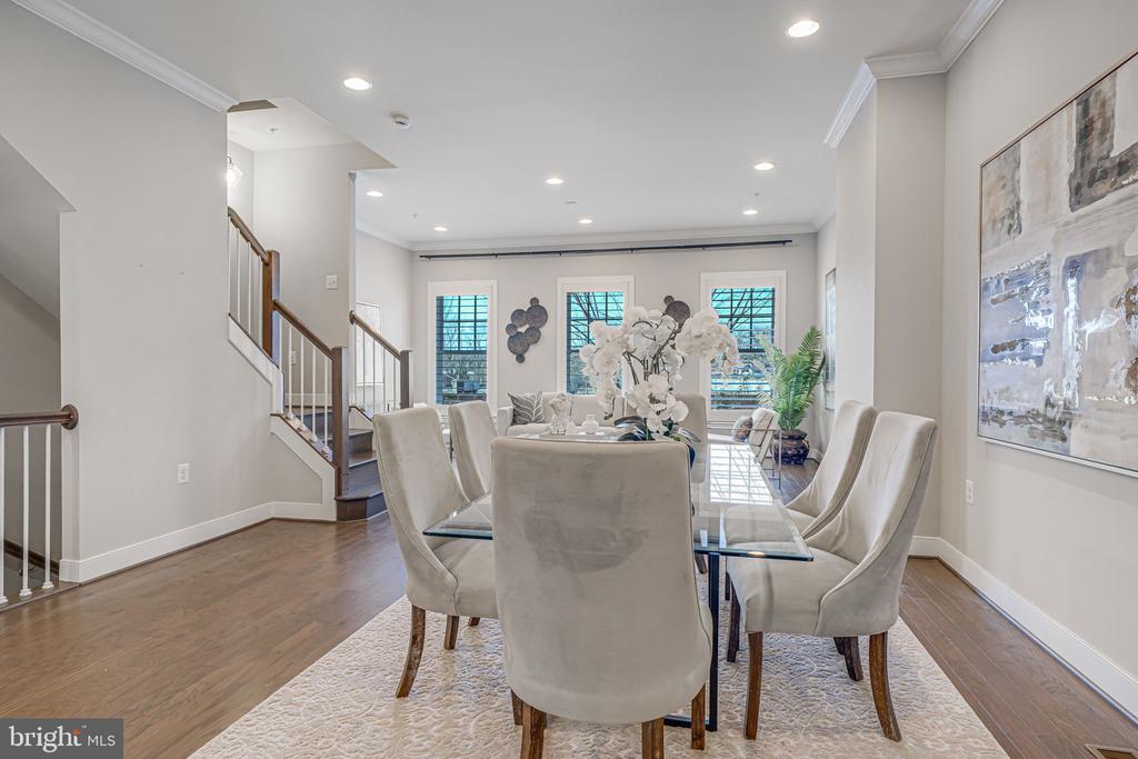 1309 VAN VALKENBURGH LANE