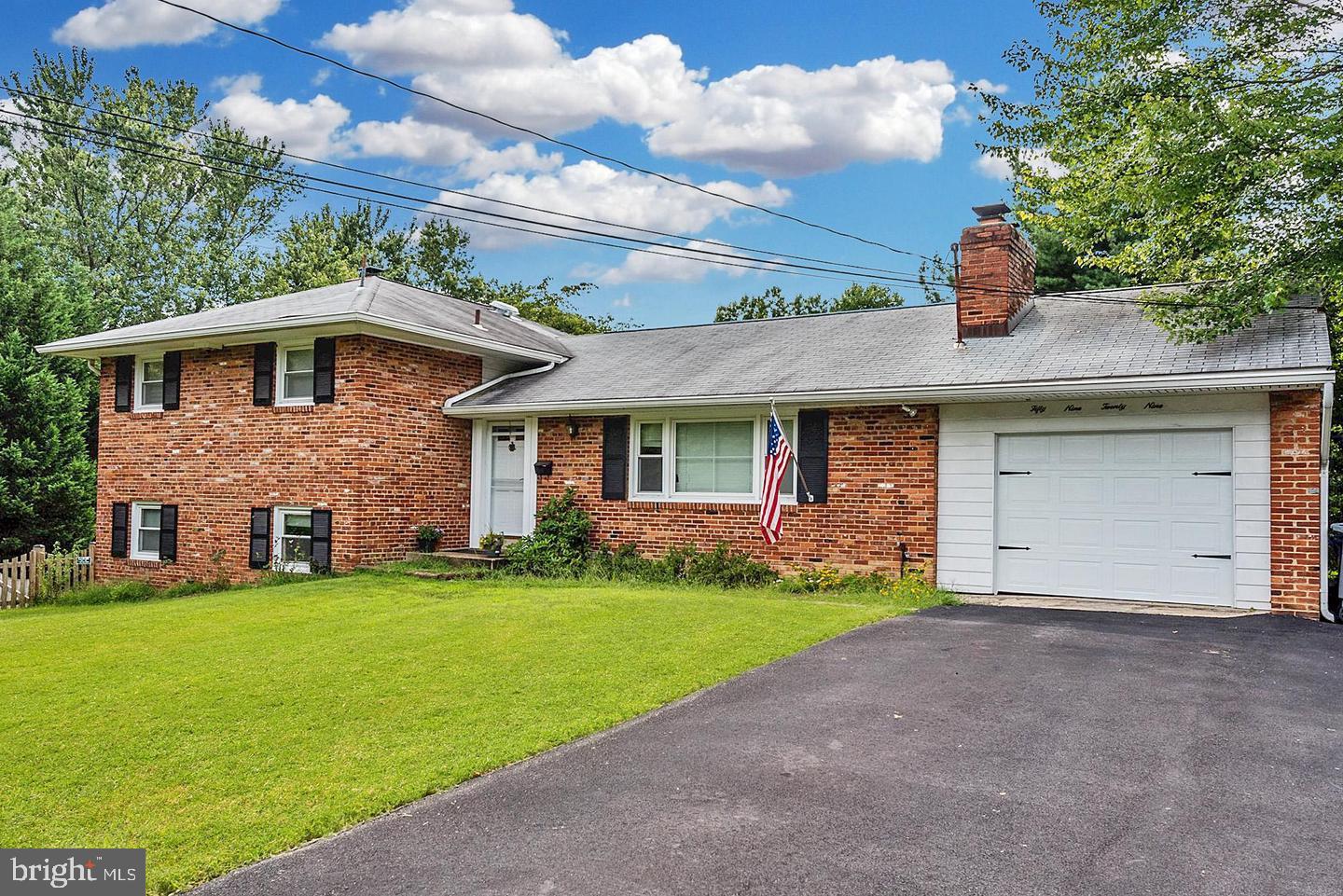 5929 MERRITT PLACE