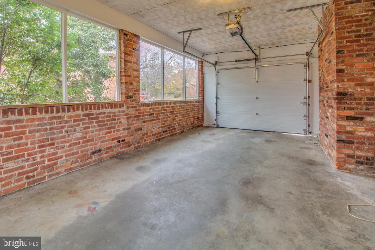 5929 MERRITT PLACE