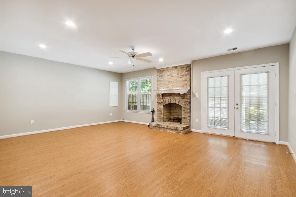 3903 BARCROFT MEWS COURT