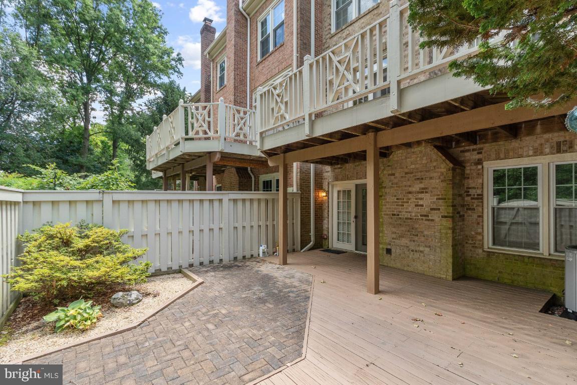 3903 BARCROFT MEWS COURT