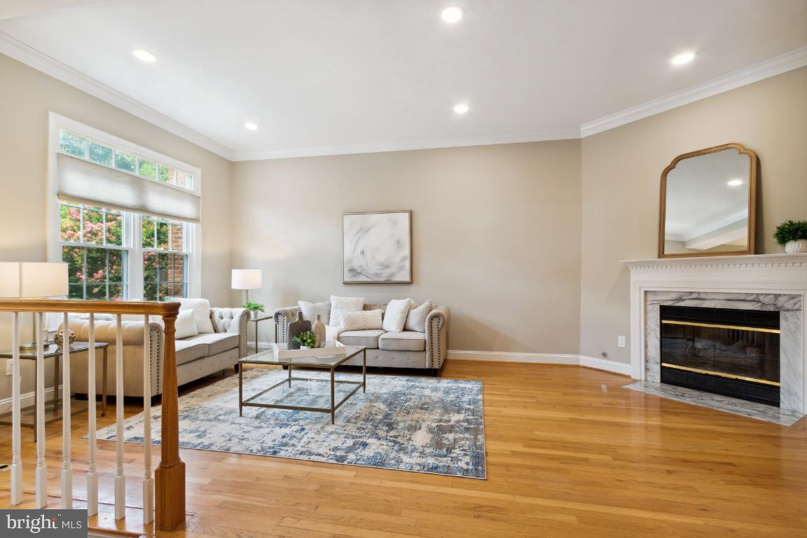 3903 BARCROFT MEWS COURT