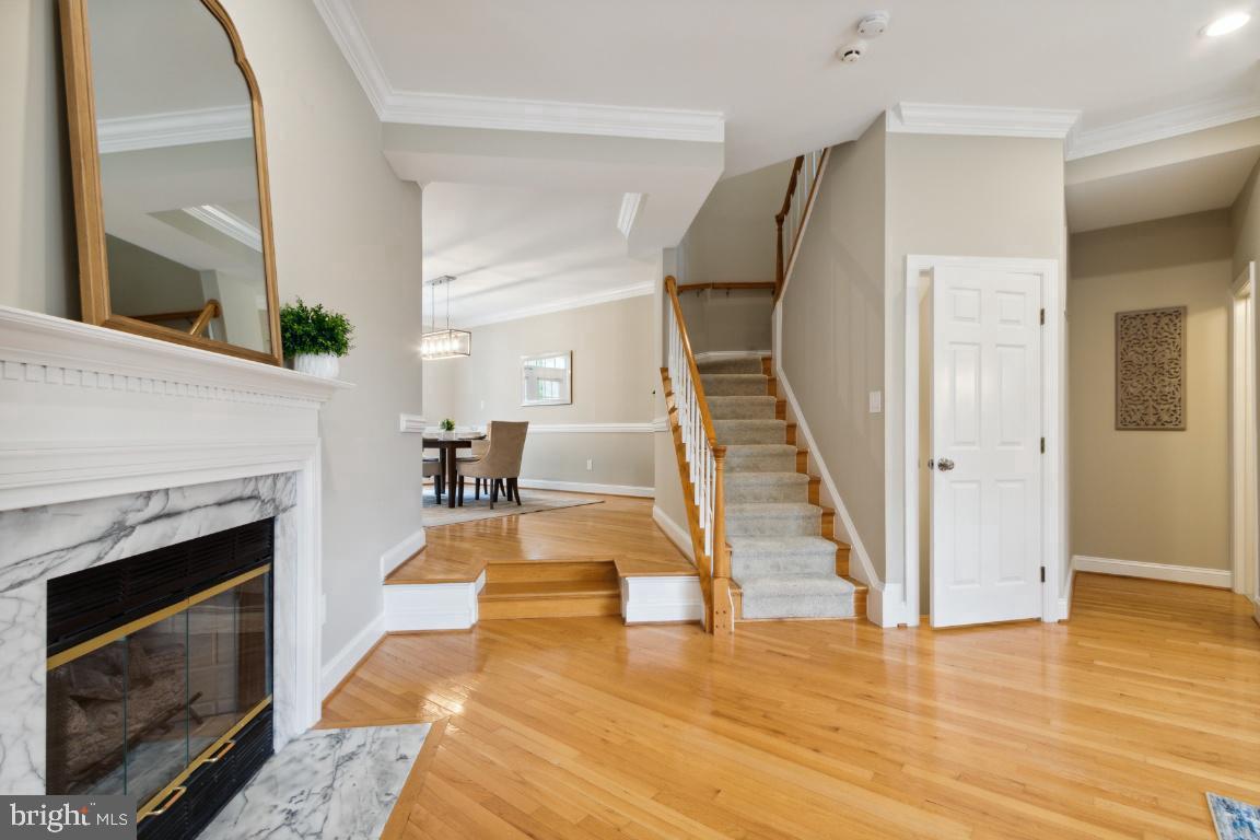 3903 BARCROFT MEWS COURT