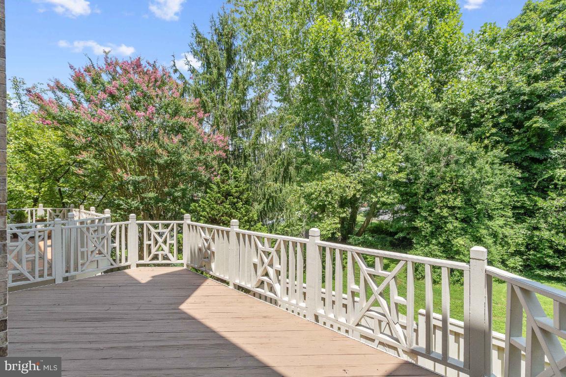 3903 BARCROFT MEWS COURT