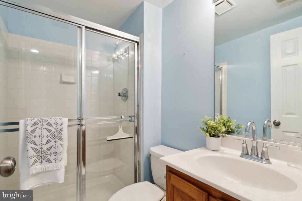 3903 BARCROFT MEWS COURT